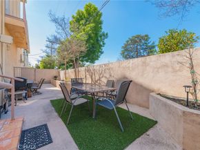 5719 Camellia Avenue 102, North Hollywood CA 91601