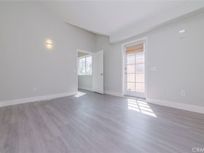 5719 Camellia Avenue 102, North Hollywood CA 91601