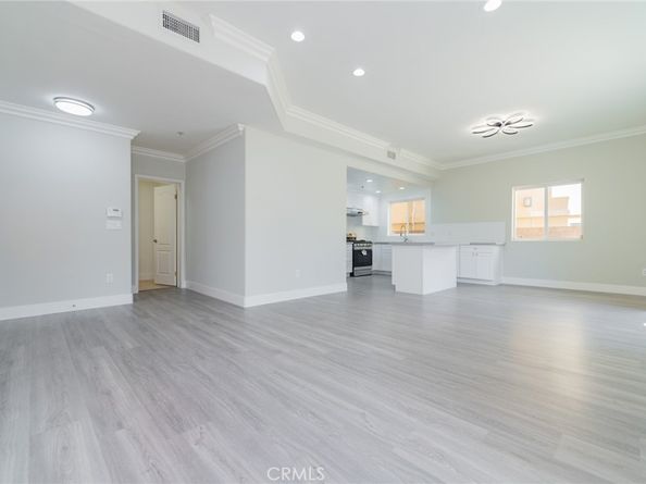 5719 Camellia Avenue 102, North Hollywood CA 91601