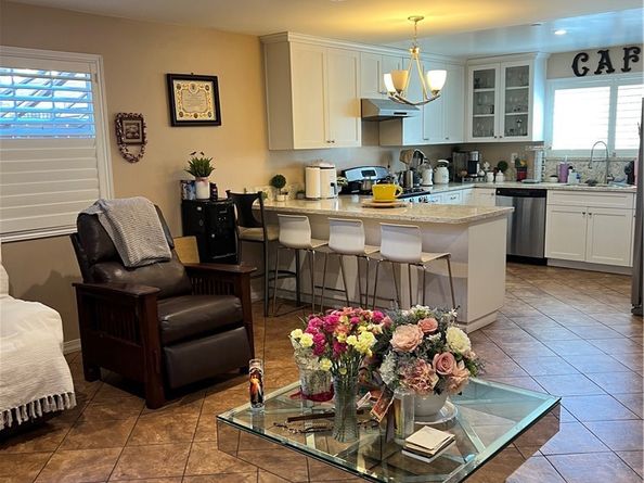 995 E 55th Street, Los Angeles CA 90011