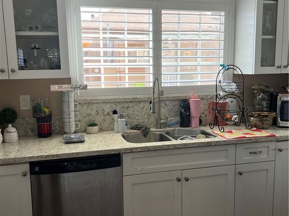 995 E 55th Street, Los Angeles CA 90011
