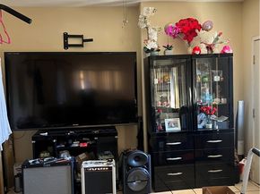995 E 55th Street, Los Angeles CA 90011