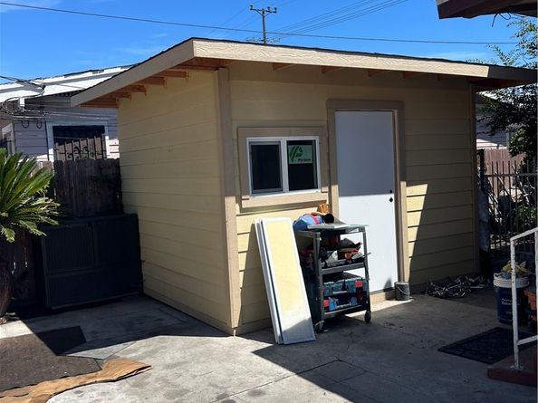 995 E 55th Street, Los Angeles CA 90011