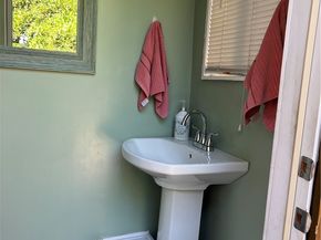 995 E 55th Street, Los Angeles CA 90011