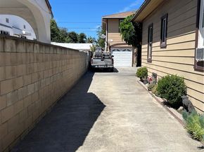 995 E 55th Street, Los Angeles CA 90011