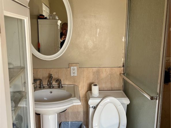 995 E 55th Street, Los Angeles CA 90011