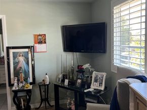 995 E 55th Street, Los Angeles CA 90011