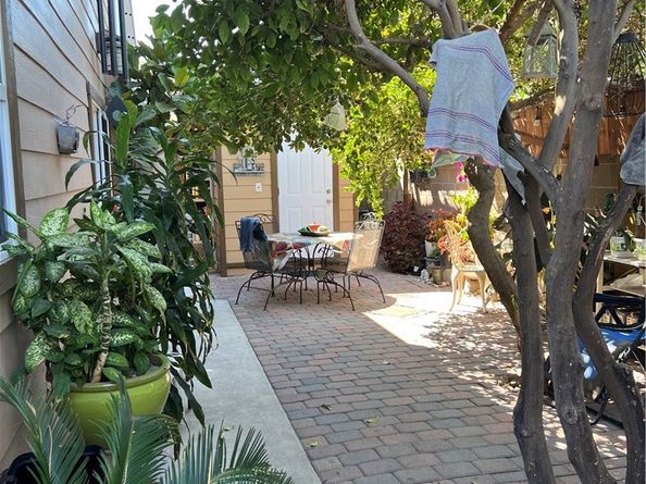 995 E 55th Street, Los Angeles CA 90011