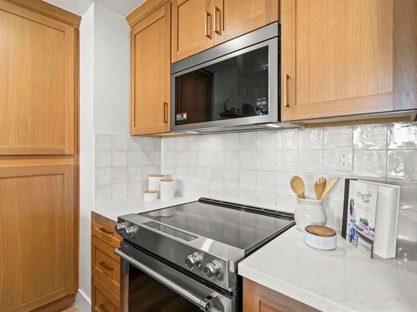 2500 Torrey Pines Road 305, La Jolla CA 92037