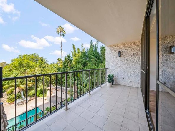 2500 Torrey Pines Road 305, La Jolla CA 92037