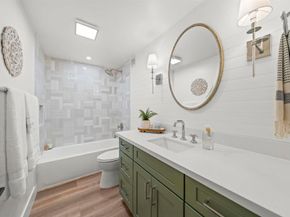 2500 Torrey Pines Road 305, La Jolla CA 92037