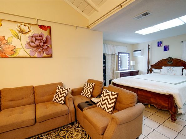 2871 W Tyler Avenue, Anaheim CA 92801