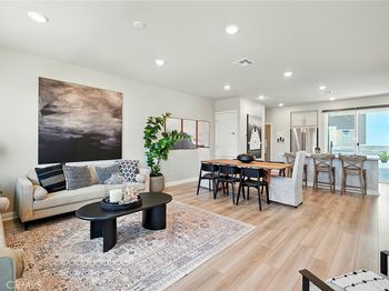 1425 W Sunrise Lane