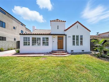2206 W 78th Place