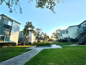 619 N Bristol Street 17, Santa Ana CA 92703