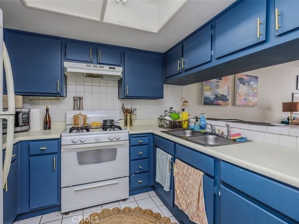 1237 E 6th Street 110, Long Beach CA 90802