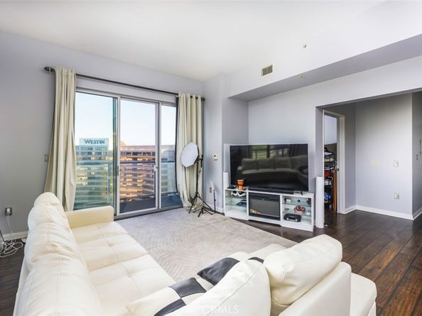 388 E Ocean 1614, Long Beach CA 90802