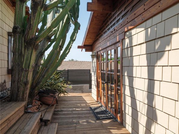 3950 De Longpre Avenue, Los Angeles CA 90027