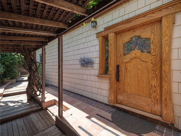 3950 De Longpre Avenue, Los Angeles CA 90027