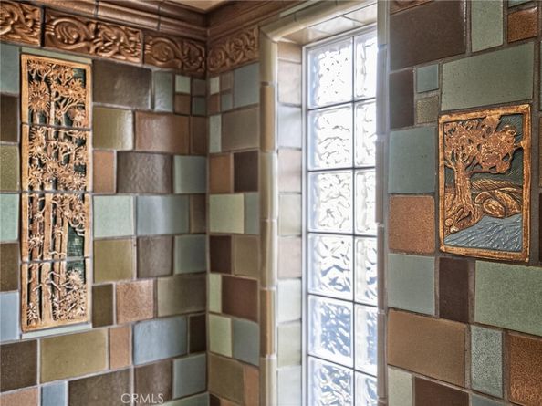 3950 De Longpre Avenue, Los Angeles CA 90027