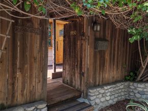 3950 De Longpre Avenue, Los Angeles CA 90027