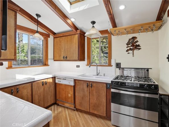 3950 De Longpre Avenue, Los Angeles CA 90027