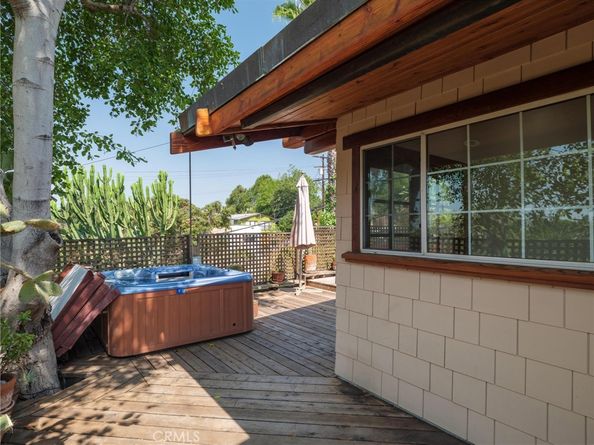 3950 De Longpre Avenue, Los Angeles CA 90027