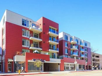 133 S Los Robles Ave Avenue