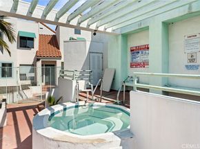 1340 Glenwood Road 28, Glendale CA 91201