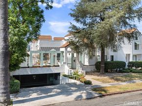 1340 Glenwood Road 28, Glendale CA 91201