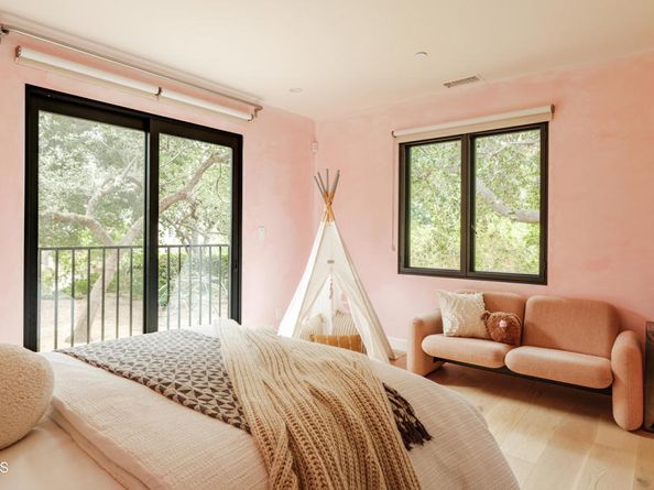 1905 Midlothian Drive, Altadena CA 91001