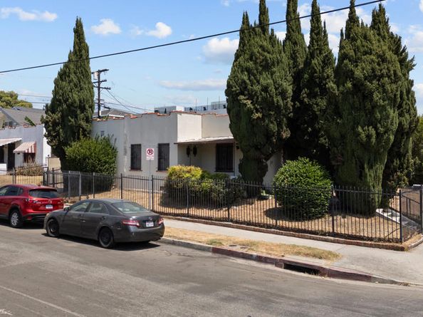 201 N Carondelet Street, Los Angeles CA 90026