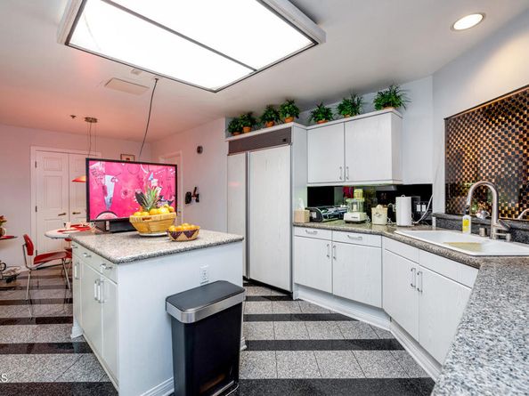 10724 Wilshire Boulevard 607, Los Angeles CA 90024
