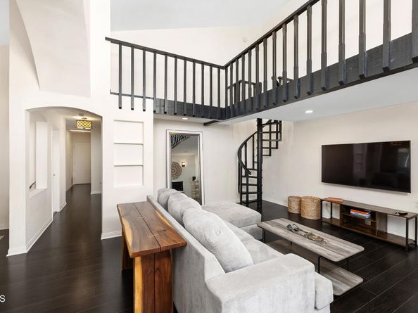 8231 Mason Avenue E, Winnetka CA 91306