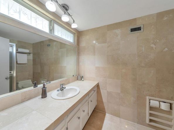 9212 Creemore Drive, La Crescenta CA 91214