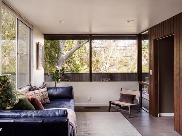 1256 Club House Drive, Pasadena CA 91105