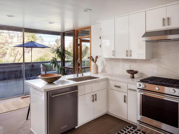 1256 Club House Drive, Pasadena CA 91105