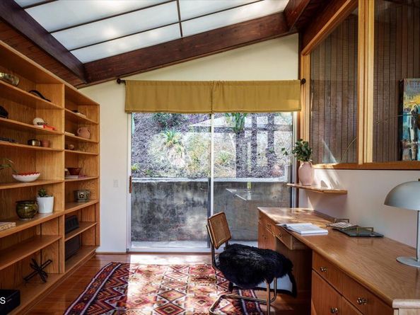 1256 Club House Drive, Pasadena CA 91105