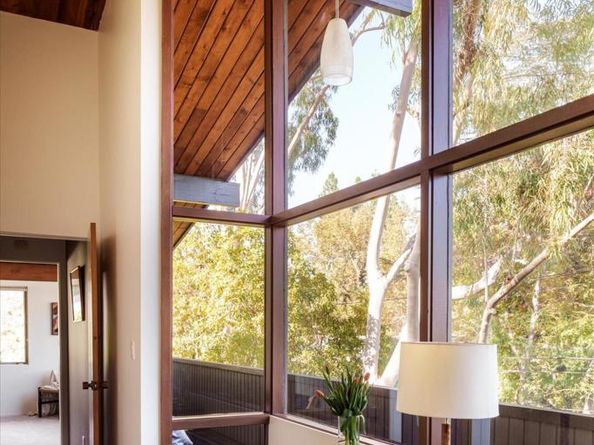 1256 Club House Drive, Pasadena CA 91105