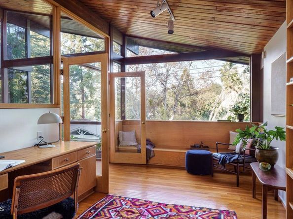 1256 Club House Drive, Pasadena CA 91105