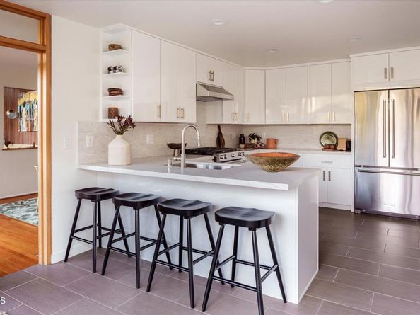 1256 Club House Drive, Pasadena CA 91105