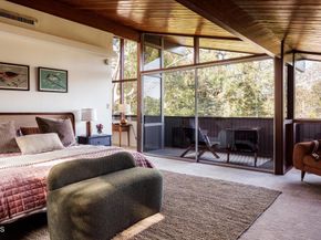 1256 Club House Drive, Pasadena CA 91105