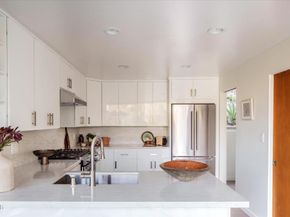 1256 Club House Drive, Pasadena CA 91105