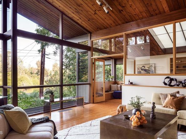 1256 Club House Drive, Pasadena CA 91105