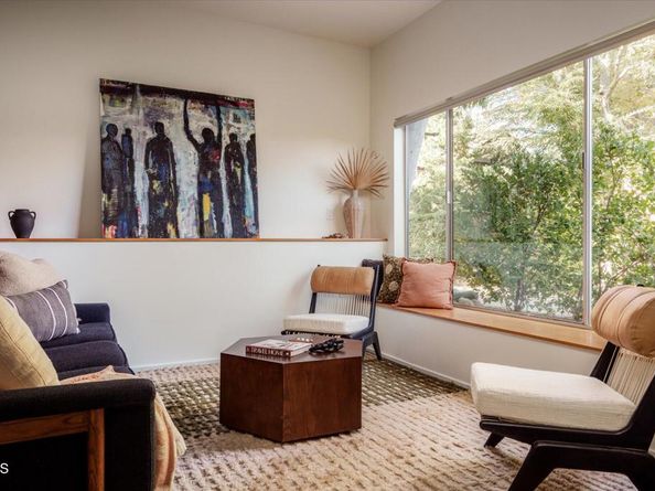 1256 Club House Drive, Pasadena CA 91105