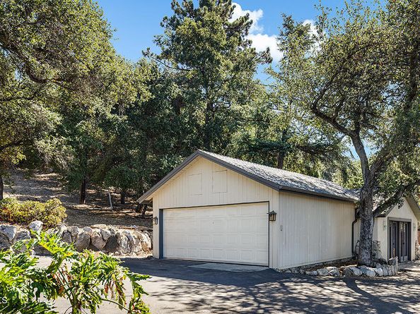 3740 Canyon Crest Road, Altadena CA 91001