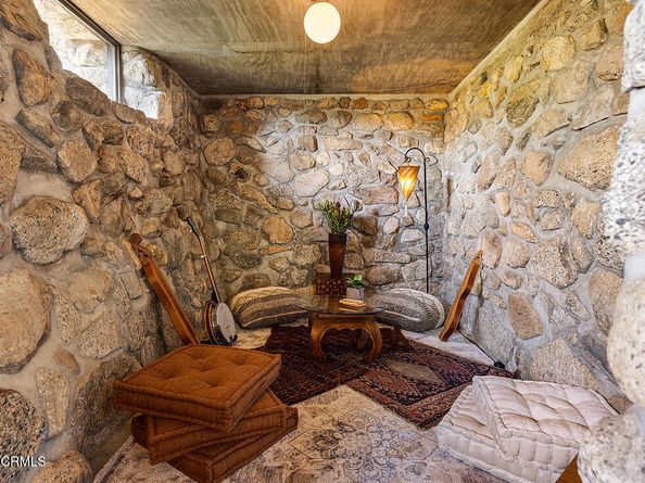 3740 Canyon Crest Road, Altadena CA 91001