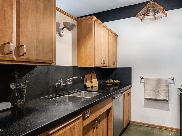 3740 Canyon Crest Road, Altadena CA 91001