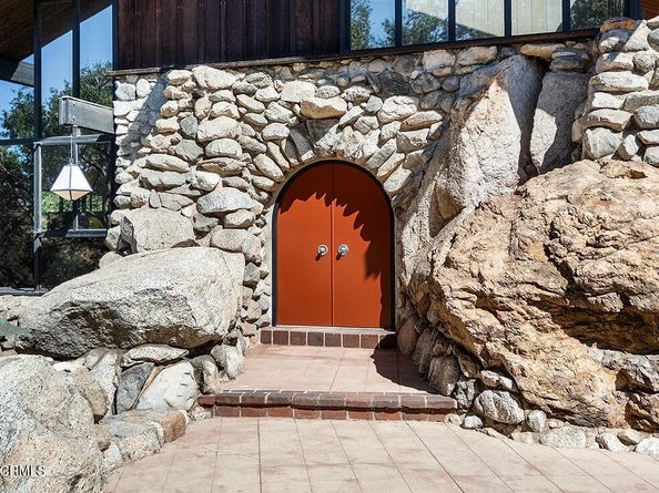 3740 Canyon Crest Road, Altadena CA 91001