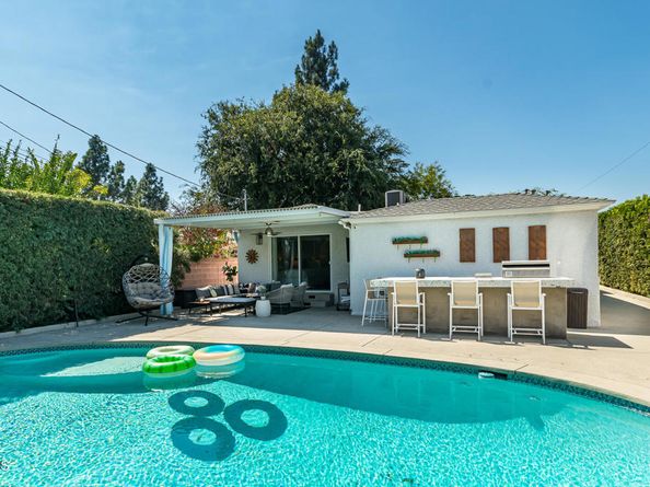 2144 N Pass Avenue, Burbank CA 91505